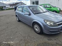 Second-hand Opel Astra Elegance 105 CP (77 kW) 2004 Argintiu Berlinǎ