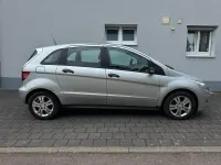 Gebraucht Mercedes B150 95 PS (69 kW) 2006 Silber Van / Kleinbus