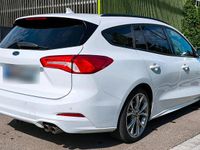 Usata Ford Focus ST-Line 120 CV (88 kW) 2019 Bianco Station wagon