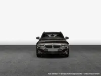 Gebraucht BMW 330 Performance 184 PS (135 kW) 2025 Saphirschwarz metallic Kombi