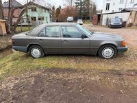 Gebraucht Mercedes E230 132 PS (97 kW) 1989 Grau Limousine