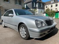 Gebraucht Mercedes E240 170 PS (125 kW) 2000 Silber Limousine
