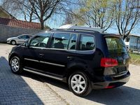 Gebraucht VW Touran Trendline 105 PS (77 kW) 2012 Deep black perleffekt Van / Kleinbus