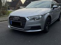 Gebraucht Audi A3 116 PS (85 kW) 2020 Grau Limousine