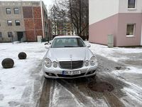Gebraucht Mercedes E220 150 PS (110 kW) 2002 Andere farben Limousine