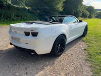 Gebraucht Chevrolet Camaro SS 405 PS (297 kW) 2011 Weiß Cabrio