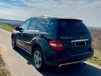 Second-hand Mercedes ML320 224 CP (164 kW) 2009 Negru SUV