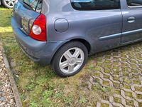 Gebraucht Renault Clio II 75 PS (55 kW) 2005 Grau Kleinwagen