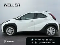 Gebraucht Toyota Aygo Play 72 PS (52 kW) 2023 Super (pure) white ii (weiss) Kleinwagen