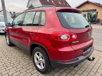 Gebraucht VW Tiguan Trendline 150 PS (110 kW) 2008 Rot SUV