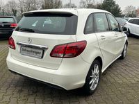 Gebraucht Mercedes B180 122 PS (89 kW) 2016 Weiß Van / Kleinbus