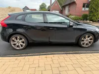 Gebraucht Volvo V40 150 PS (110 kW) 2012 Schwarz Kleinwagen