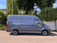 Gebraucht Mercedes Sprinter 150 PS (110 kW) 2024 Blau Van