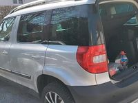 Gebraucht Skoda Yeti 105 PS (77 kW) 2015 Grau SUV