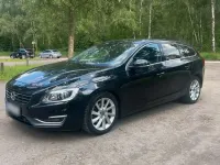 Gebraucht Volvo V60 181 PS (133 kW) 2015 Schwarz Kombi