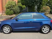 Gebraucht Audi A1 Attraction 122 PS (89 kW) 2011 Blau Kleinwagen