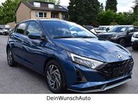 Neu Hyundai i20 90 PS (66 kW) 2025 Blau Limousine