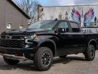 Neu Chevrolet Silverado 426 PS (313 kW) 2026 Schwarz SUV