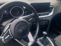 Usado Kia Ceed Spirit 140 CV (102 kW) 2021 Azul Utilitario