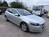 Gebraucht Volvo V40 114 PS (83 kW) 2012 Silber Kleinwagen