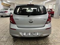 Gebraucht Hyundai i20 Edition 86 PS (63 kW) 2012 Silber Kleinwagen