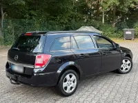 Gebraucht Opel Astra 101 PS (74 kW) 2010 Schwarz Kombi