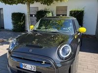 Gebraucht Mini Cooper SE 135 kW (184 PS) 2023 Schwarz Kleinwagen
