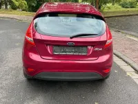 Gebraucht Ford Fiesta Ambiente 60 PS (44 kW) 2009 Rot Limousine