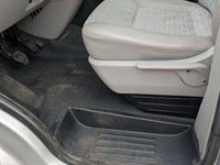 Gebraucht VW Transporter 101 PS (74 kW) 2010 Grau Van