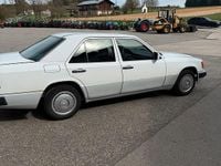 Second-hand Mercedes 200 75 CP (55 kW) 1992 Alb Berlinǎ