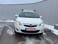 Gebraucht Opel Astra Selection 136 PS (100 kW) 2014 Schneeweiss/summitwhite/arctic Kombi