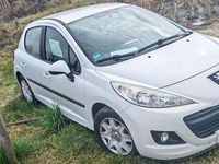 Gebraucht Peugeot 207 Filou 92 PS (67 kW) 2011 Weiß Limousine