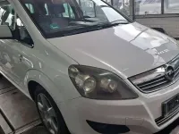 Gebraucht Opel Zafira Edition 150 PS (110 kW) 2010 Weiß Van / Kleinbus