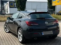 Gebraucht Opel Astra GTC Innovation 140 PS (102 kW) 2012 Schwarz Limousine