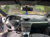 Używany Opel Astra 116 KM (85 kW) 2006 Szary Sedan/Limuzyna