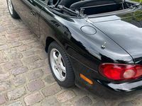 Second-hand Mazda MX5 110 CP (80 kW) 2001 Negru Cabrio
