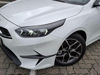 Neu Kia Ceed Platinum 140 PS (102 kW) 2025 Weiß Kleinwagen
