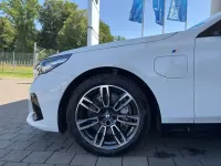 Gebraucht BMW 550e M Sport 489 PS (359 kW) 2025 Weiß Kombi