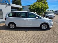 Gebraucht VW Sharan Comfortline 150 PS (110 kW) 2019 Weiß Van / Kleinbus