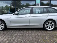 Gebraucht BMW 330 Advantage 258 PS (189 kW) 2016 Glaciersilber metallic Kombi