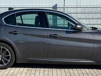 Gebraucht Alfa Romeo Giulia Super 179 PS (131 kW) 2016 Grau Limousine