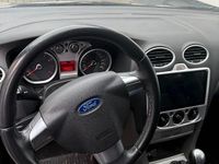 Gebraucht Ford Focus 101 PS (74 kW) 2010 Silber Kombi