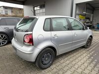Used VW Polo 65 HP (47 kW) 2006 Silver Hatchback