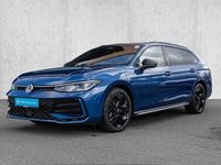 Gebraucht VW Passat R-line 177 PS (130 kW) 2025 Reef blue (metallic) Kombi