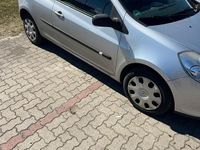 Gebraucht Renault Clio II 75 PS (55 kW) 2008 Grau Kleinwagen