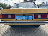 Gebraucht Mercedes 200 94 PS (69 kW) 1979 Gelb Limousine