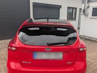 Gebraucht Ford Focus 150 PS (110 kW) 2016 Rot Kleinwagen