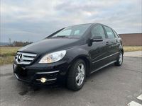 Gebraucht Mercedes B180 116 PS (85 kW) 2011 Schwarz Van / Kleinbus