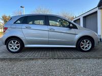 Gebraucht Mercedes B150 95 PS (69 kW) 2009 Silber Van / Kleinbus