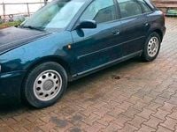 Second-hand Audi A3 101 CP (74 kW) 2000 Albastru Hatchback